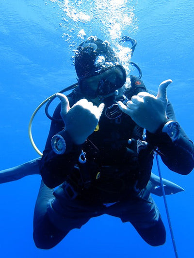 MEET THE TEAM: Tomi – A long-time Raya Divers professional, now teaching diving in Phuket